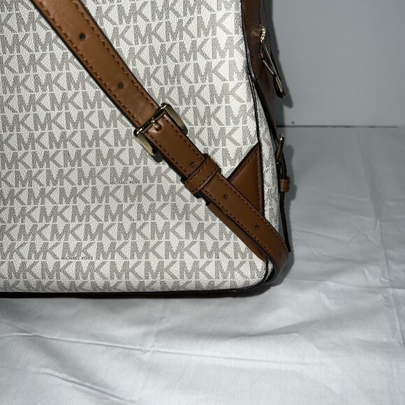 Michael Kors MK Jet Set Monogram Backpack Vanilla Ivory Cream ~ Excellent Cond - Picture 9 of 16